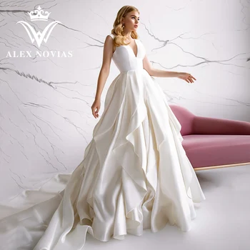 Атласное Сватбена рокля ALEX NOVIAS Трапецовидна форма, 2023, С КЪДРИ под формата НА Сърце, много Нива, Плисе, Придворен Струята, Сватбената рокля Vestidos Novias De Saten