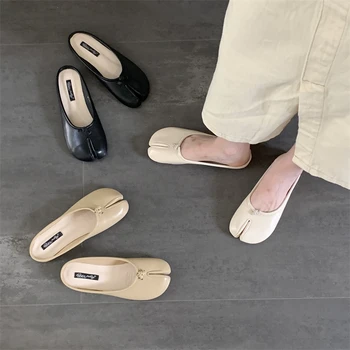Дамски чехли на равна подметка, на закрито или на открито, ново 2023 г., летните модерни чехли, модни дамски сандали, однотонная плиссированная универсална обувки