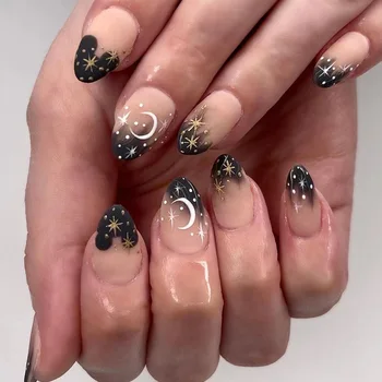 Матиран черен мат Френски нийл-арт с изкуствени нокти във формата на Луната и звездите, на кратко режийни ноктите с кръгла тапицерия, приклеенные лепило